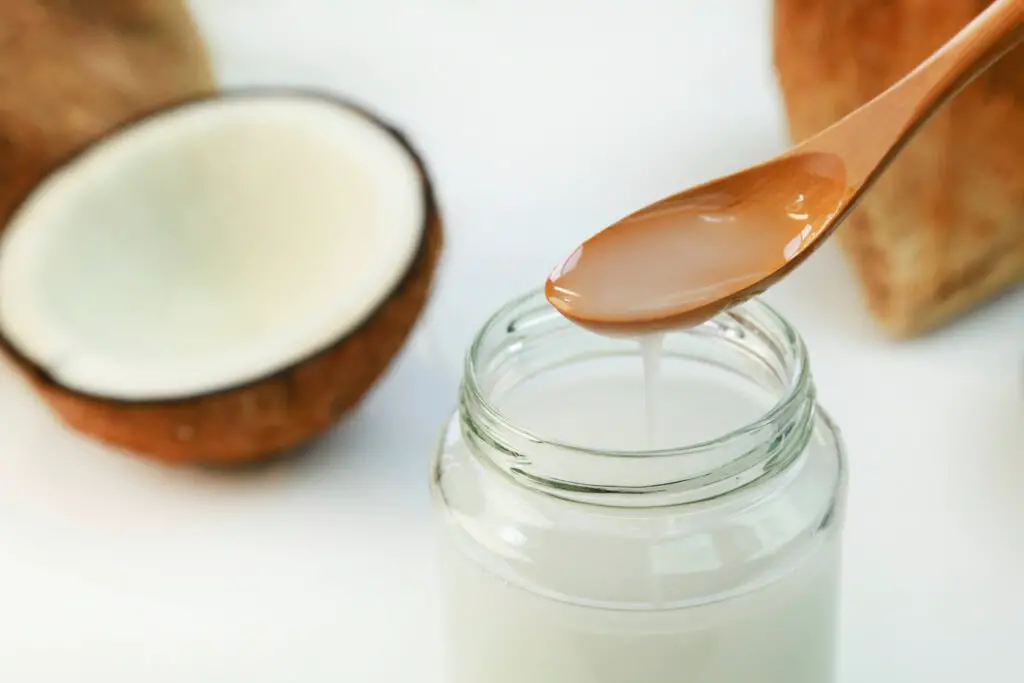 coconut oil for curly hair 